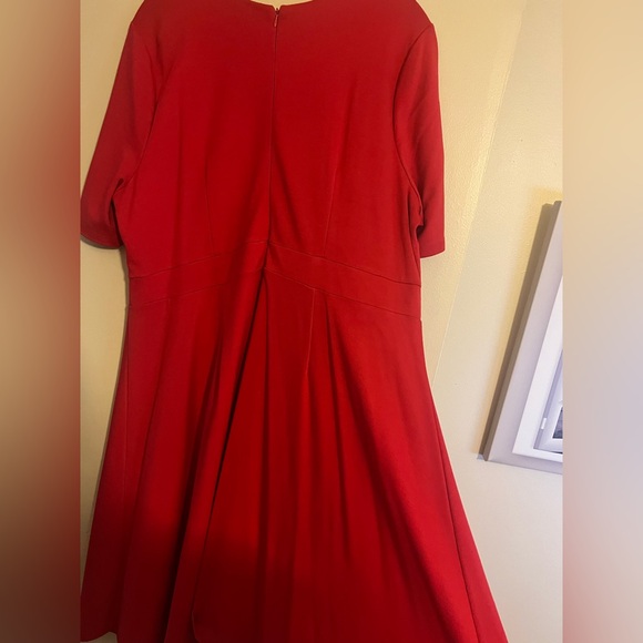 Eloquii Vibrant Red Apparel - Picture 4 of 6